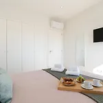 Appartement Bright & Spacious Retreat With Balcony By Hostwise Oporto