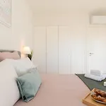 Bright & Spacious Retreat With Balcony By Hostwise Appartement Oporto