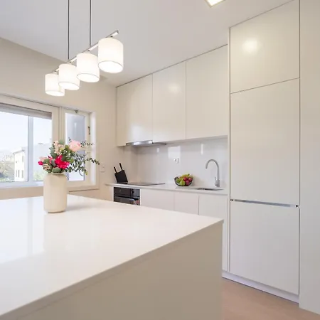 Bright & Spacious Retreat With Balcony By Hostwise *
