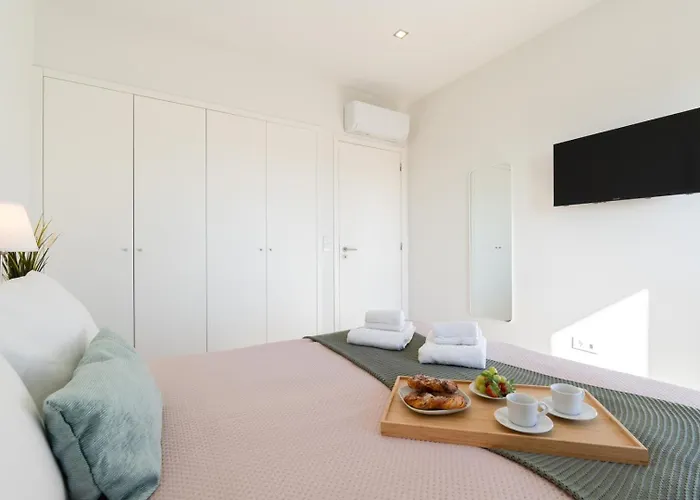 Lejlighed Bright & Spacious Retreat With Balcony By Hostwise Porto