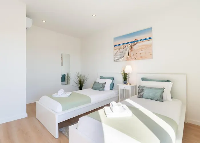 Bright & Spacious Retreat With Balcony By Hostwise