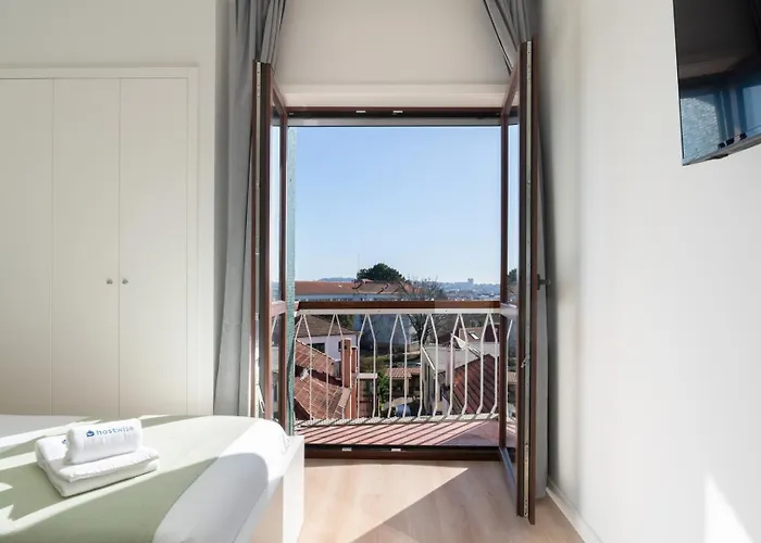 Bright & Spacious Retreat With Balcony By Hostwise *