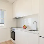 Daire Bright & Spacious Retreat With Balcony By Hostwise *