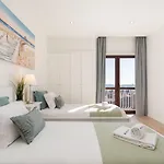 Bright & Spacious Retreat With Balcony By Hostwise *