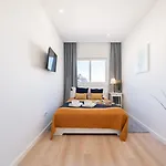 Bright & Spacious Retreat With Balcony By Hostwise * Porto