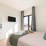 Bright & Spacious Retreat With Balcony By Hostwise