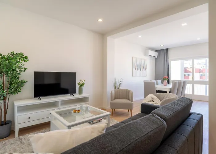 Daire Bright & Spacious Retreat With Balcony By Hostwise Porto