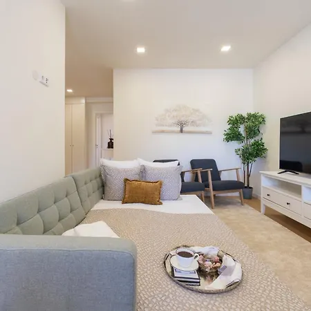Bright & Spacious Retreat With Balcony By Hostwise *