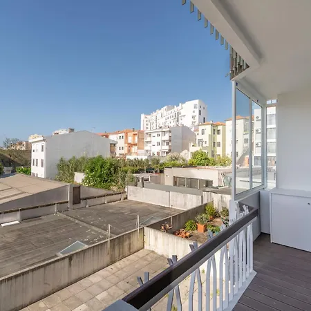 Appartement Bright & Spacious Retreat With Balcony By Hostwise Porto
