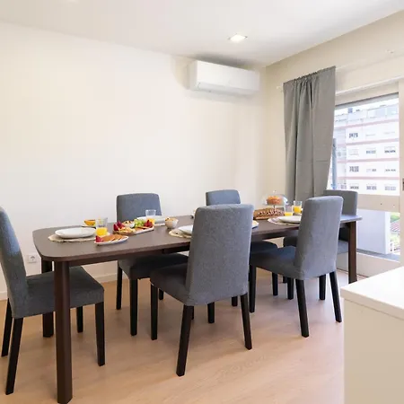 Appartement Bright & Spacious Retreat With Balcony By Hostwise Porto